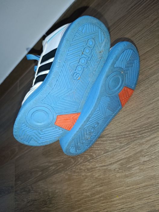 Adidași băieți mărimea 33