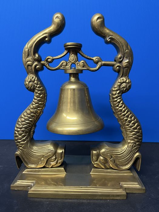 Стара,бронзова,морска камбана с два делфина