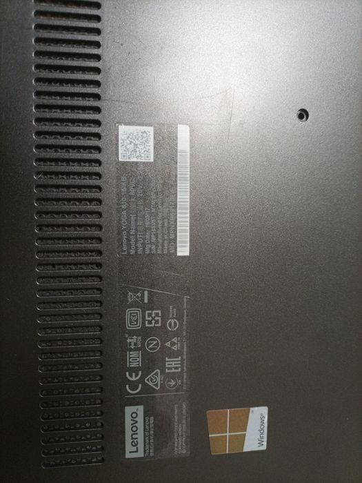 Leptop funcționale cu încărcător