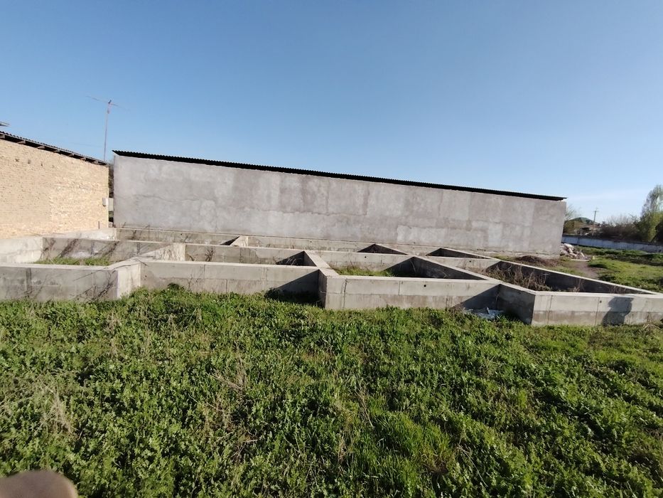 Yer beton quyilgan