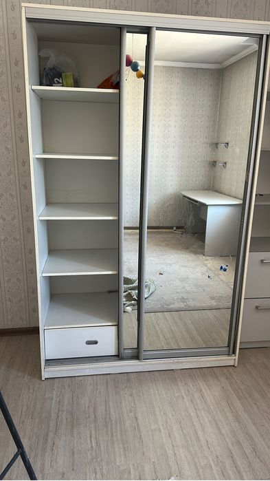 продам шкаф выдвижной