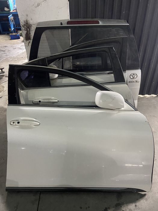 Двери на лексу GS350 190