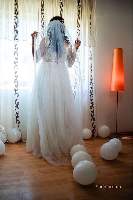 Vand rochie de mireasa