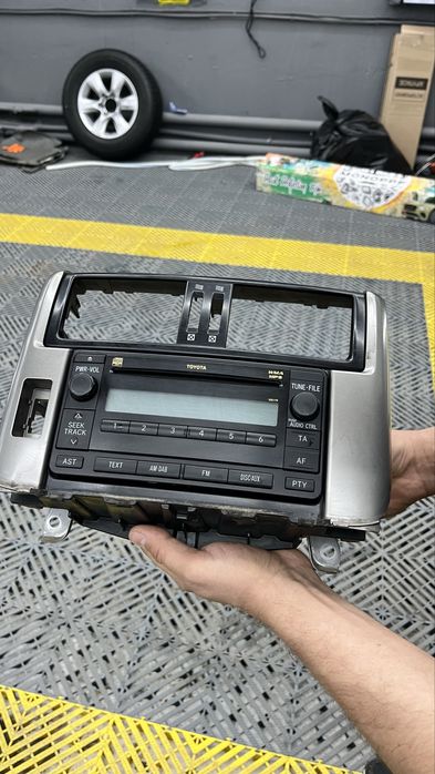 Магнитола Toyota Prado