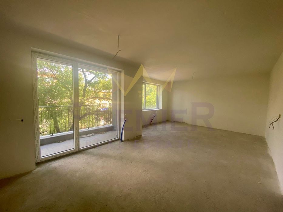 Продава се Двустаен апартамент в Перник, Център - 97 кв.м за 1400 €/кв.м - Снимка #2