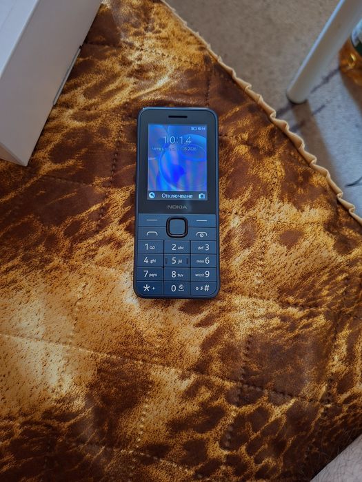 Продавам Нокия 235