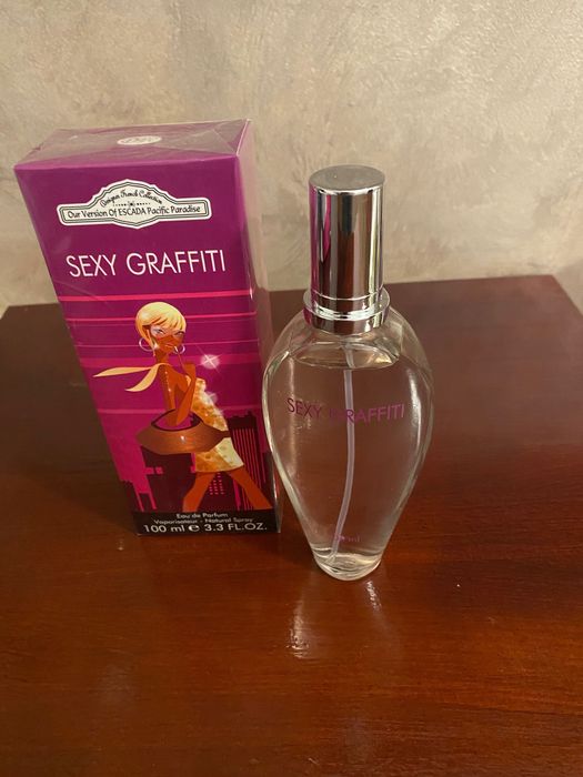 Apa de parfum .Version of Escada .parfumul este nou sigilat