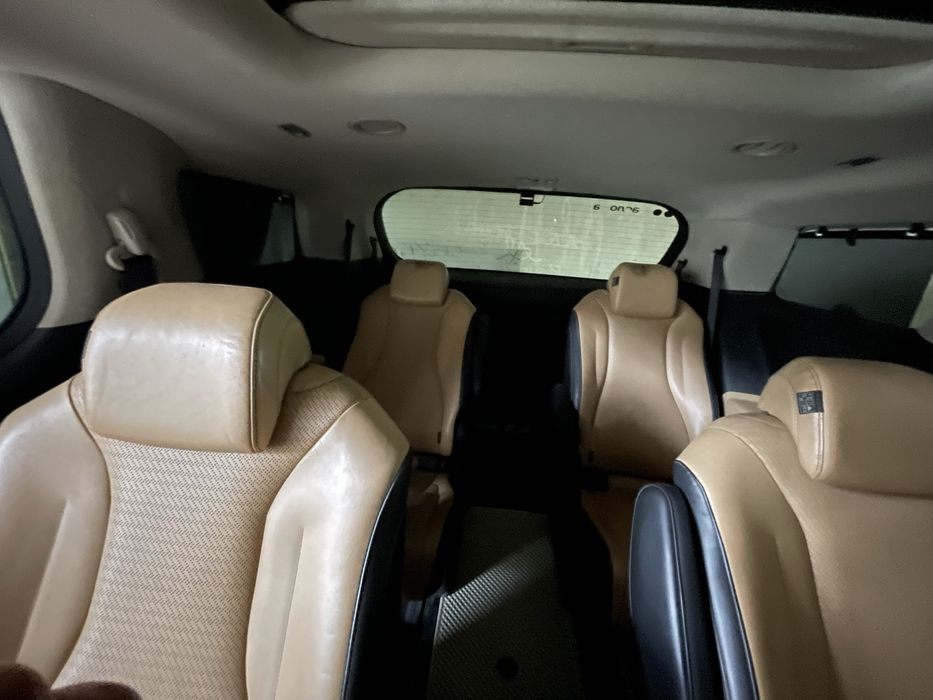 Kia carnival srochna sotiladi