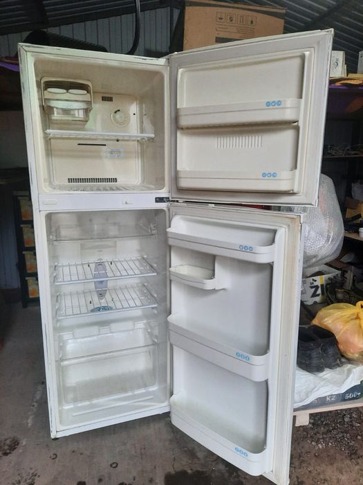 Продам холодильник