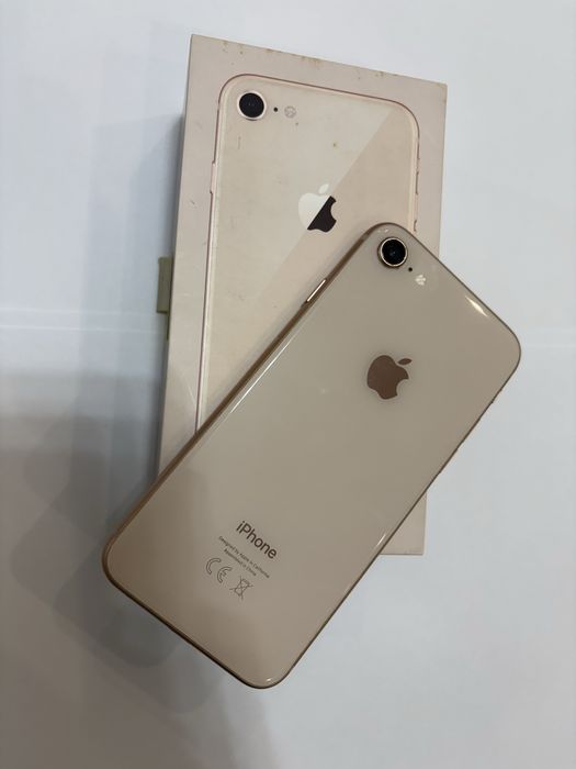 Продам Apple iPhone 8 64GB (золотой)