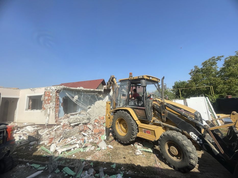 Demolari Profesionale| Cu Camioane Si Utilaje Specializate!