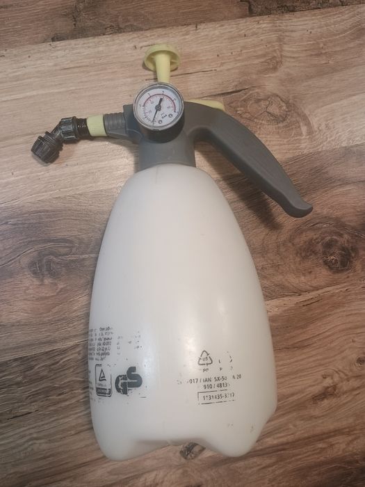 Pulverizator de mana cu presiune pentru gradina 2 L,    pompa stropit