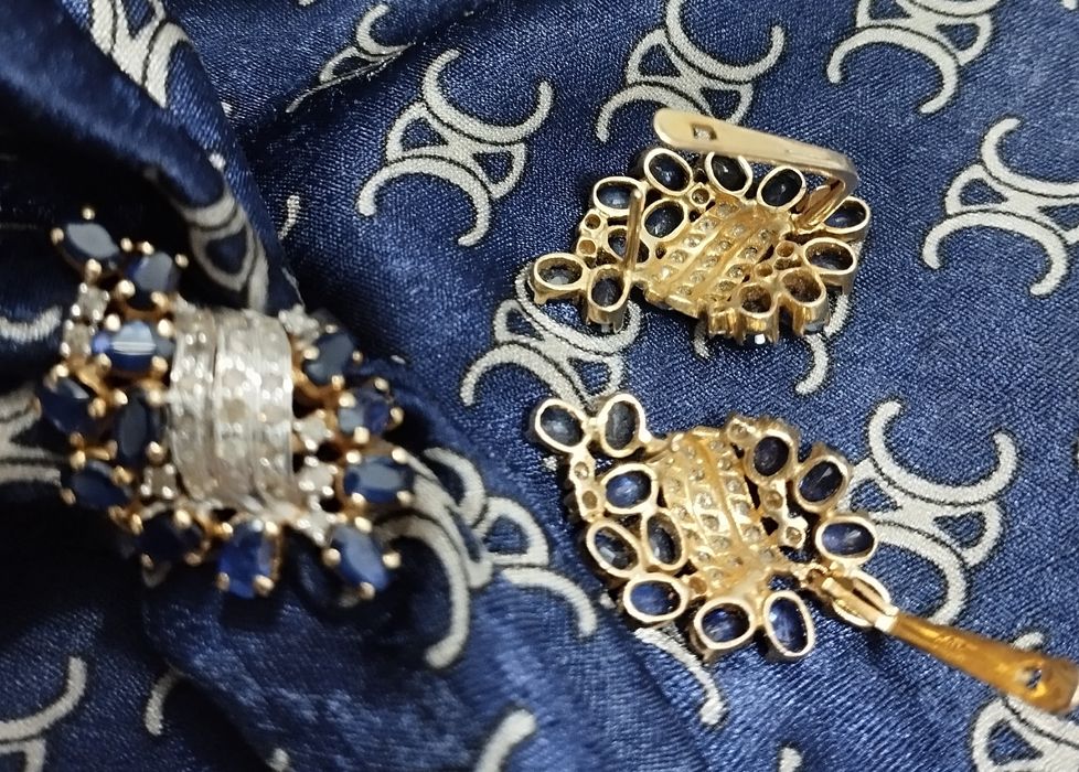 Бриллиантовый набор с сапфирами