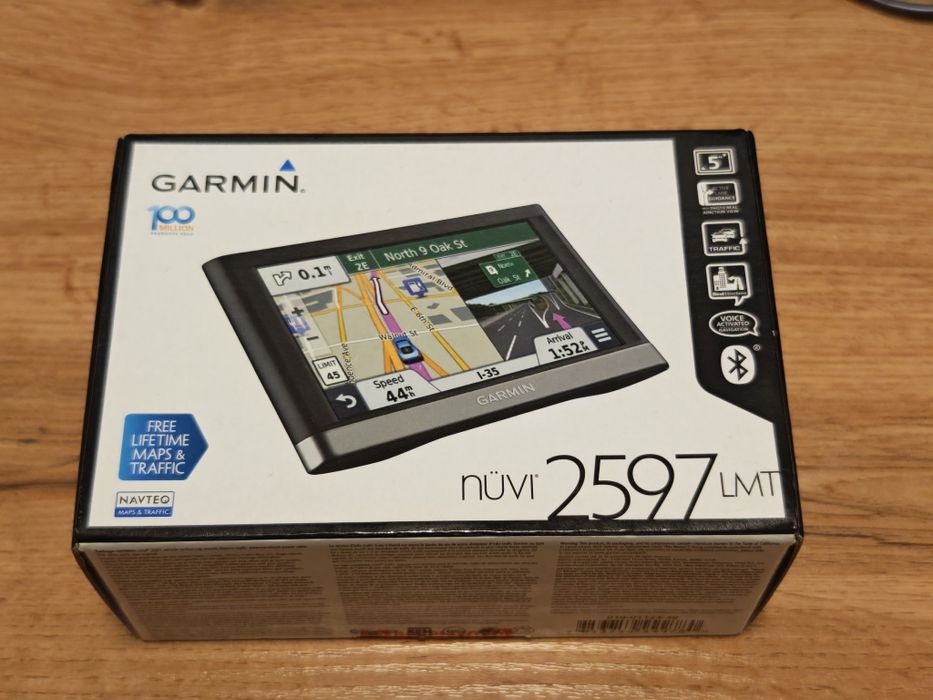 Продам навигатор Garmin Nüvi 2597 с картой