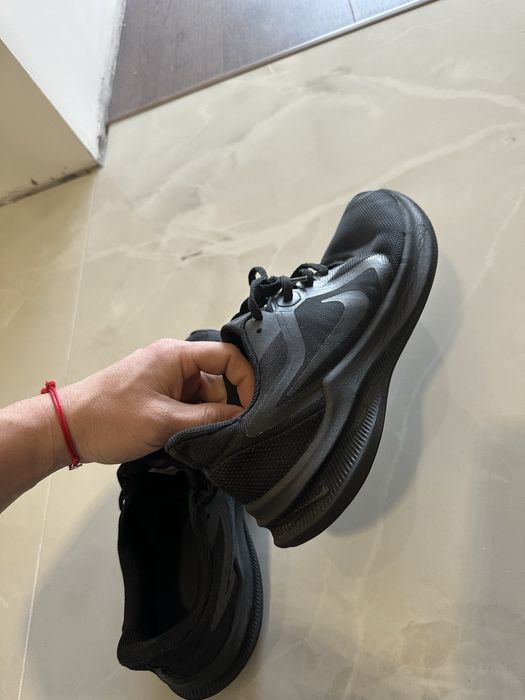 Маратонки Nike 40.5