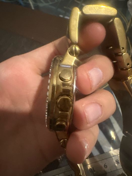 Продам часы срочно оригинал
