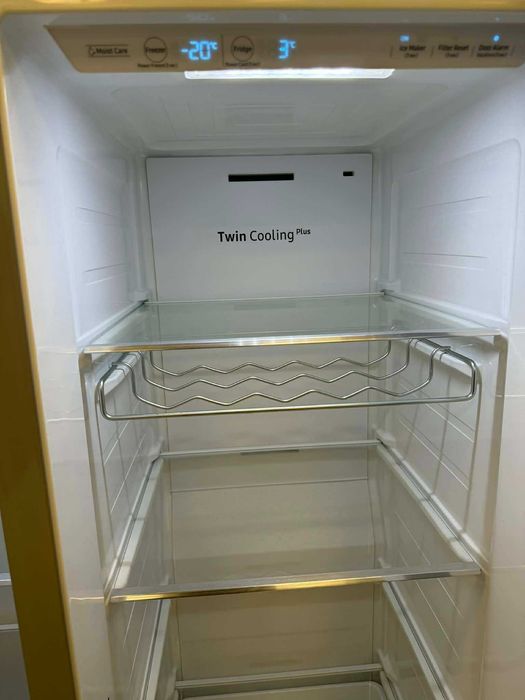 Хладилник SAMSUNG Side By Side