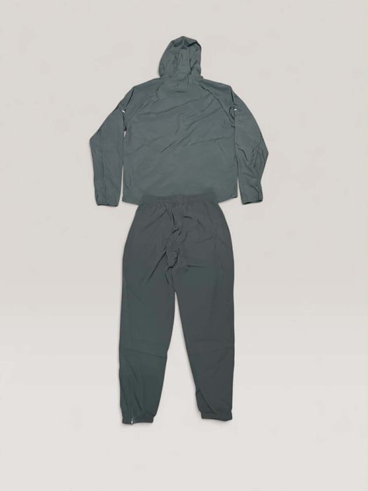 Nike tracksuit сив