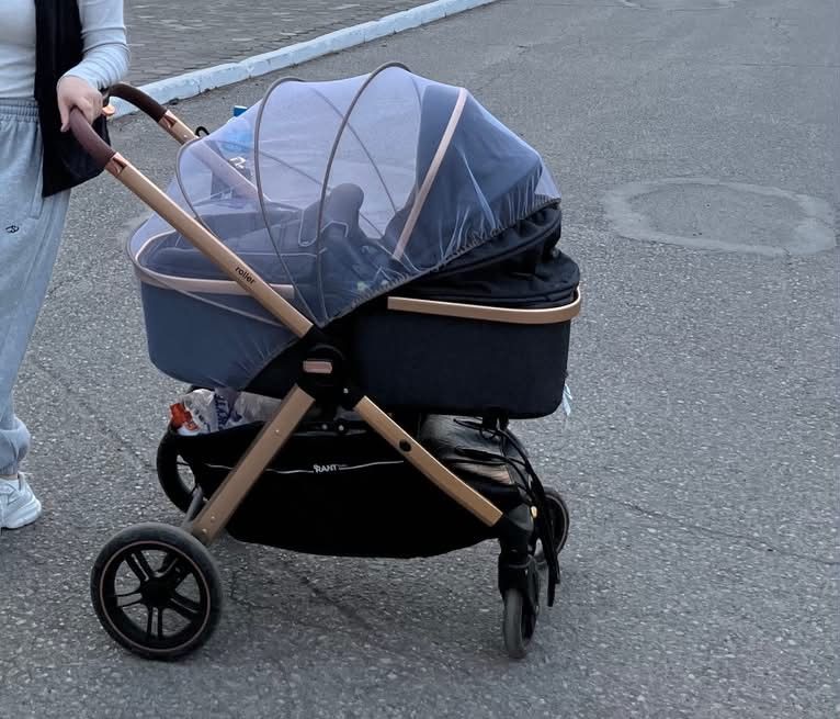 Продаю демисезонную коляску