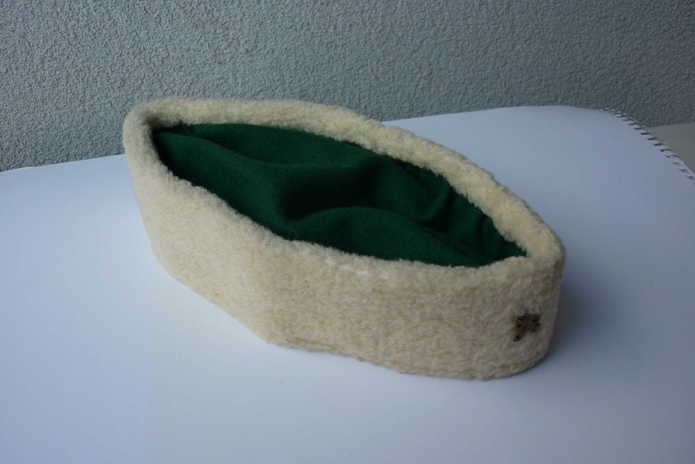 Нов калпак за Чавдарче