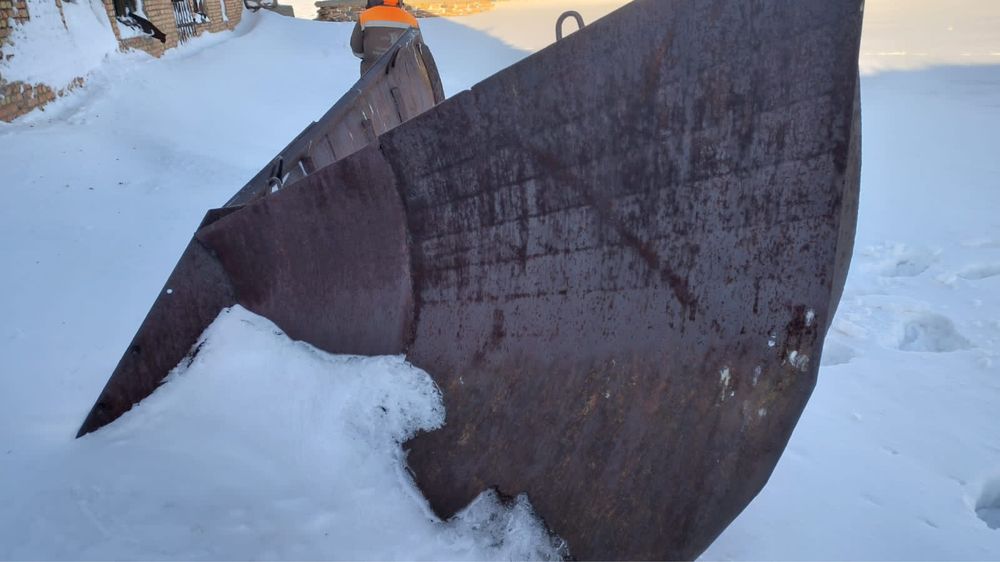 Продаю угольник на К701