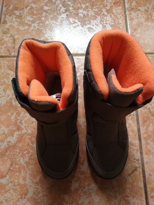 Vând cizme Quechua mărimea 29