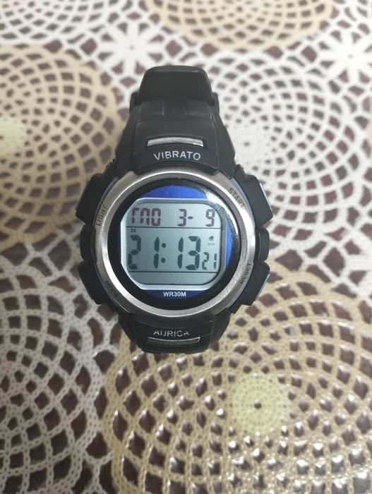 Продам часы, водонепроницаемые