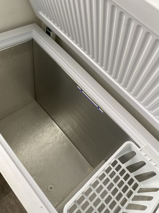 Морозильная камера (ларь)