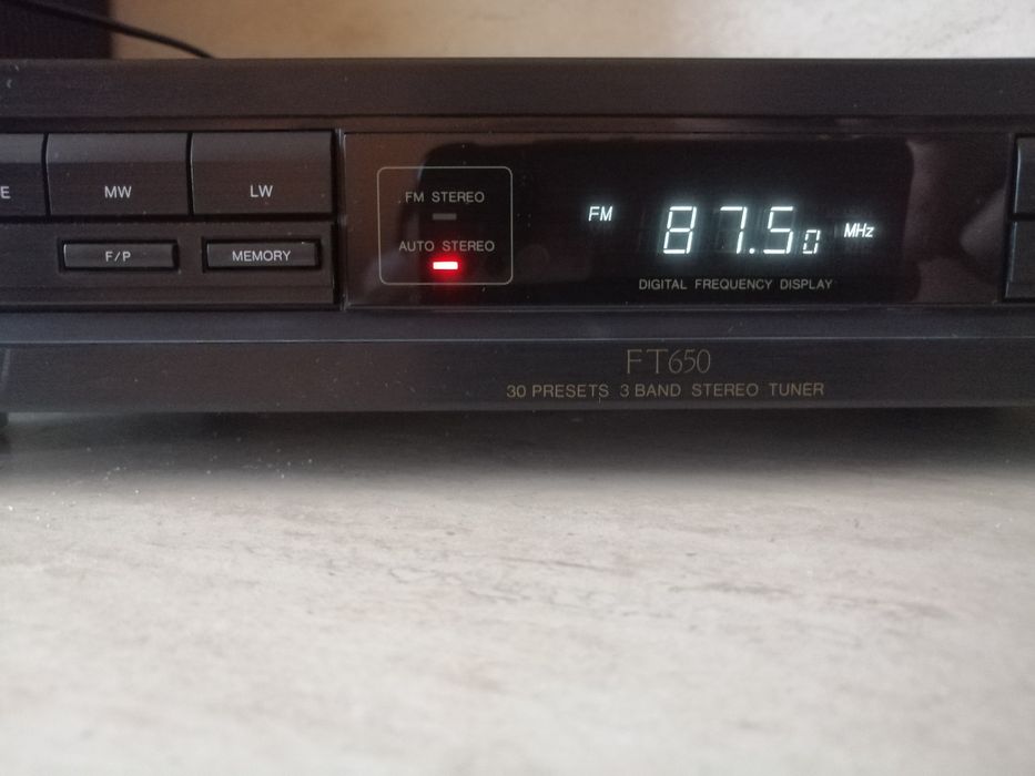 Дигитален стерео тунер Philips