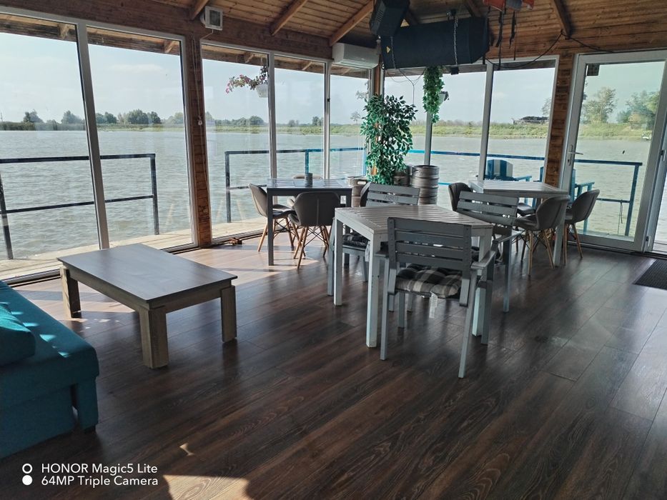 Vând/  Schimb, Ponton  Acostare Închis