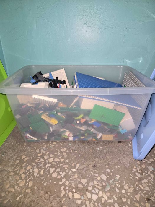 Лего, целый ящик