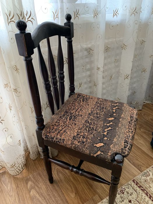 Продам стулья 5 штук
