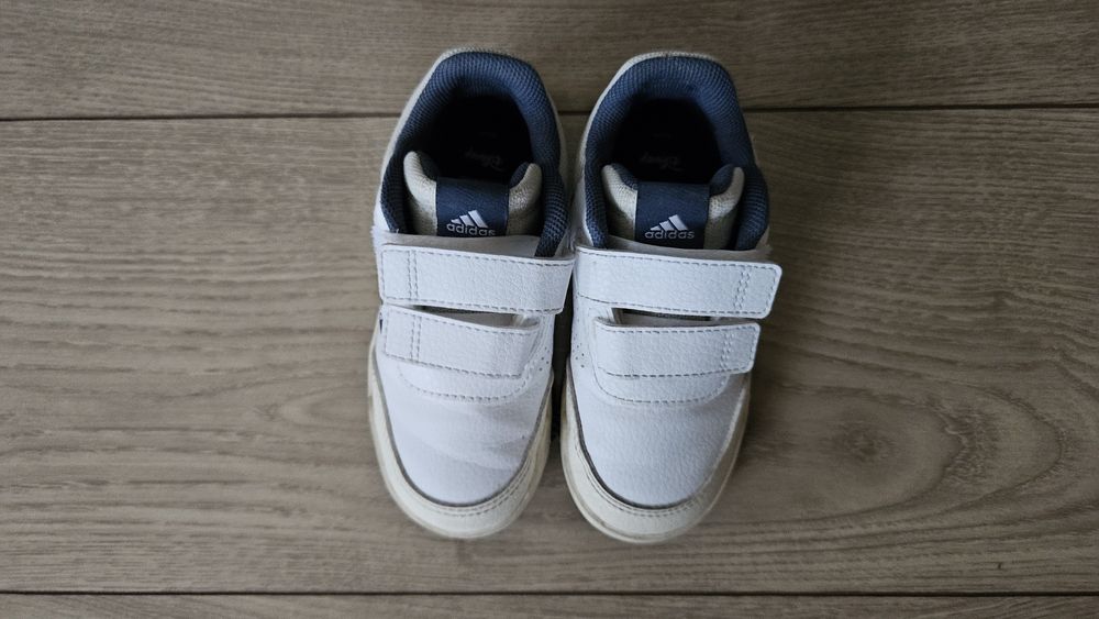 Детски маратонки adidas бели като нови