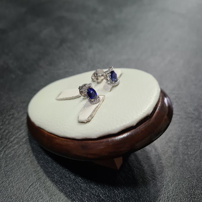 Гвоздики с Бриллиантами Сапфир белое золото