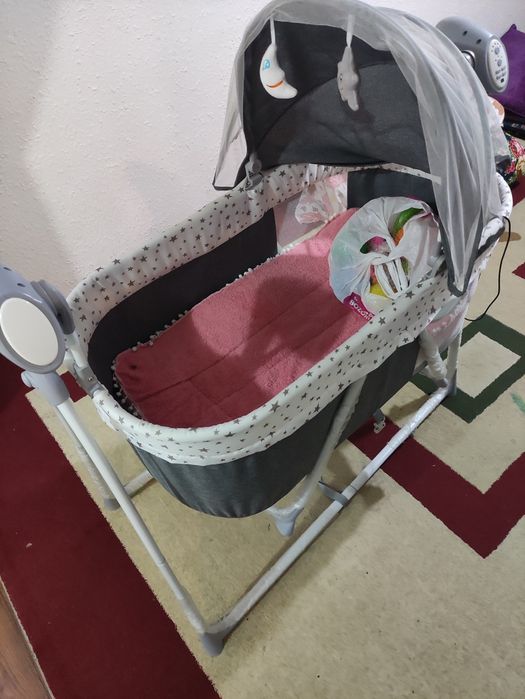 Коляска сотилади