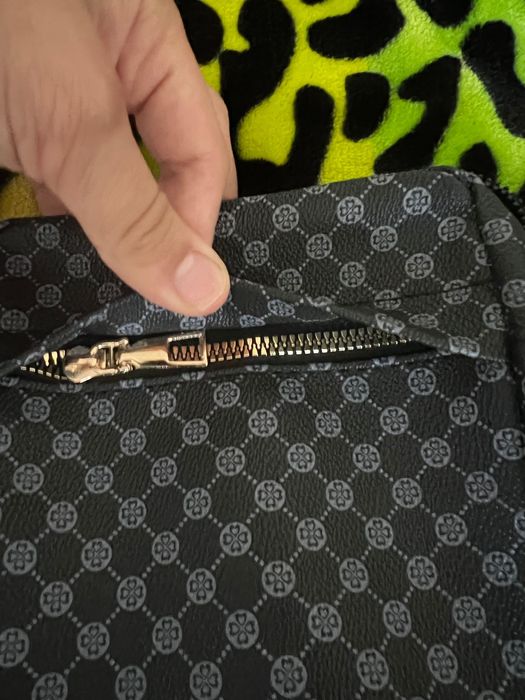 Мъжка преносима чанта през рамо