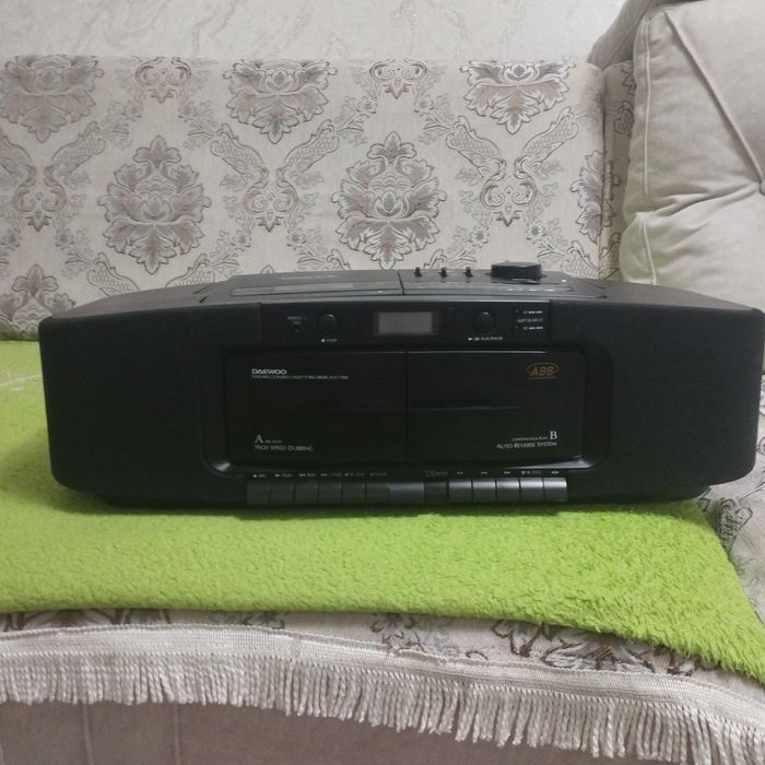 Магнитофон двух кассетный