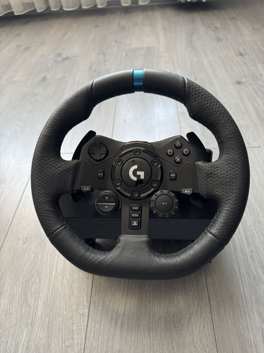 Logitech G923 Racing Wheel + Shifter за PS5 / PS4 / PC