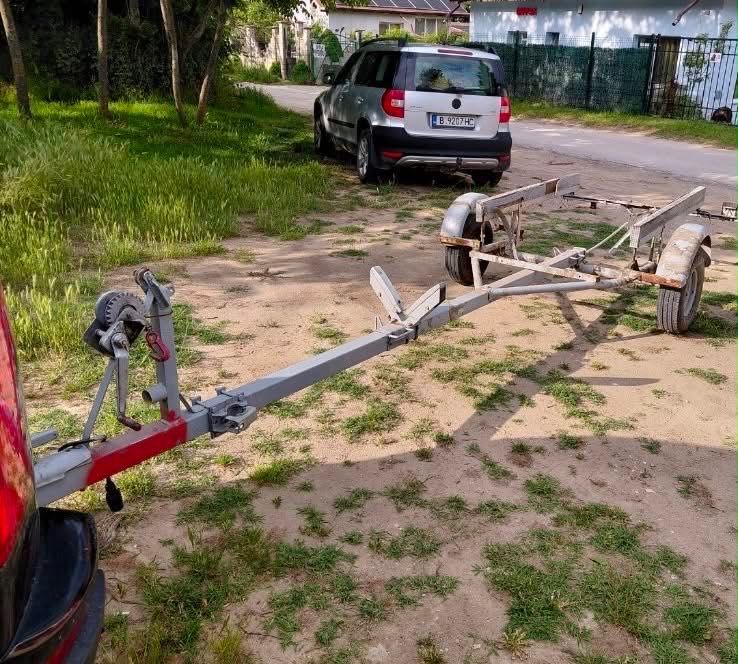 Колесар с документи