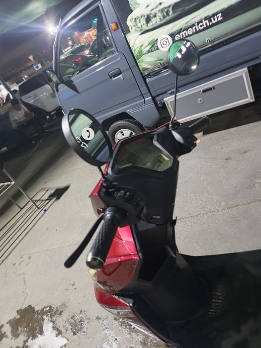 Kymco elektr skuter sotiladi