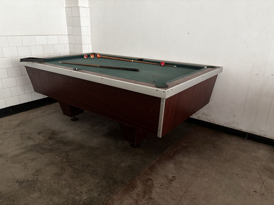 Vand masa de biliard  cu blat de marmura