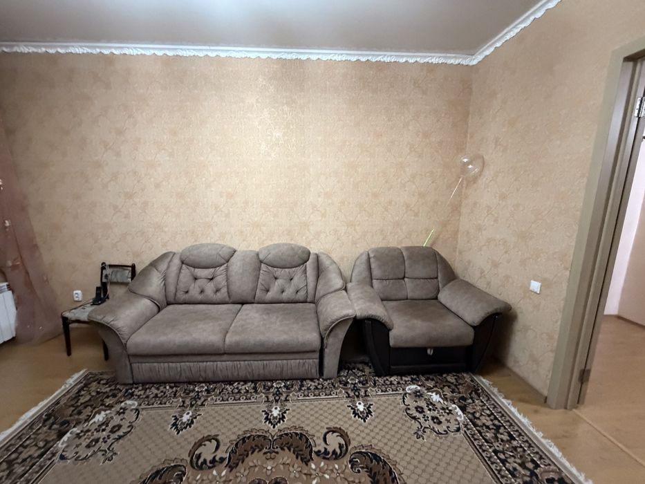 Продам два дивана