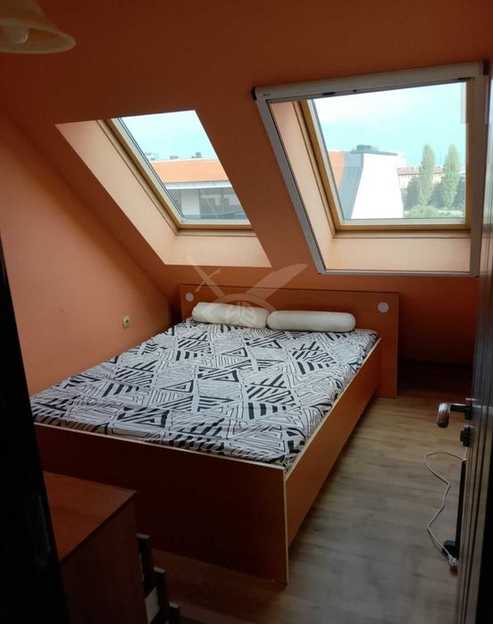 Дава се под наем двустаен апартамент в Център! 11796731