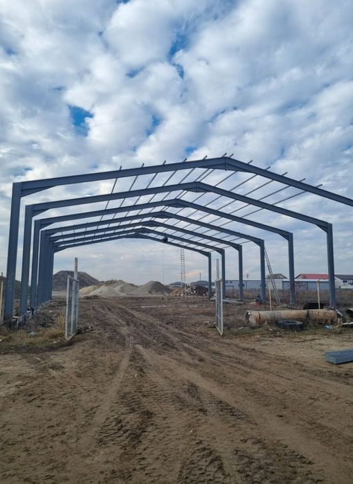 Vand hală metalică de pe stoc 12 m lățime cu 20 lungime cu tot cu mont