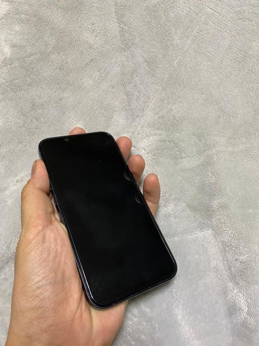 Продам Iphone 13 с гарантией
