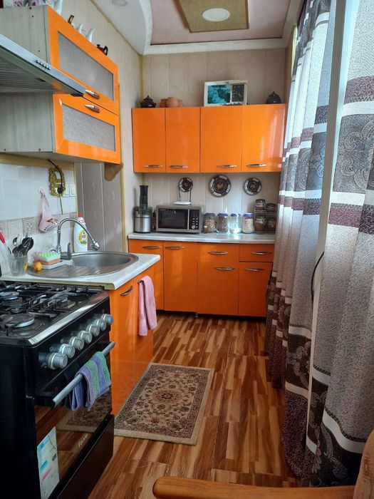 3 комнатная квартира 4 этаже в центре г.Карши