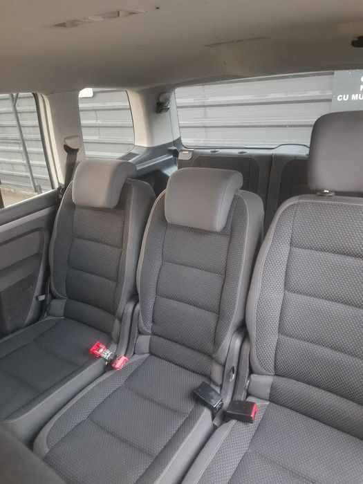 Vând Volkswagen Touran 7 locuri ,1.6 diesel, ,unic proprietar in România din 2022.