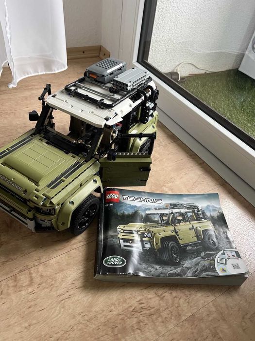 Lego Technic Land Rover Defender 2573 елемента