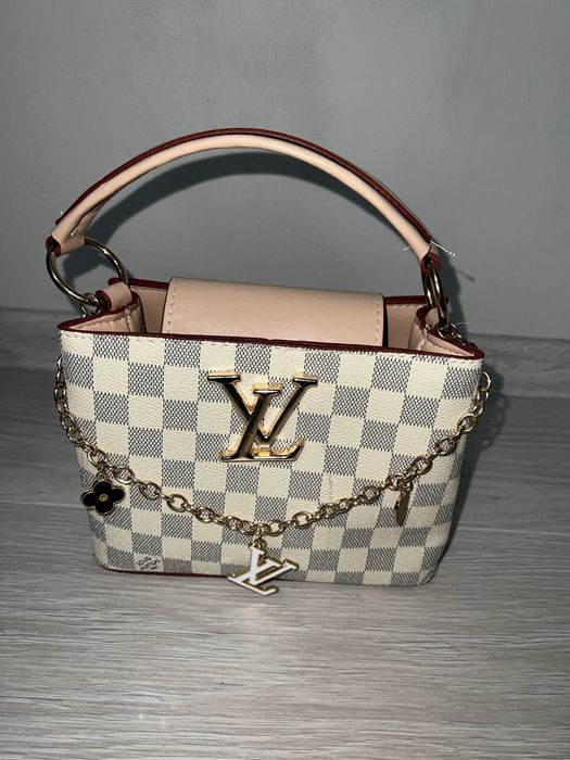 Poseta Louis Vuitton noua