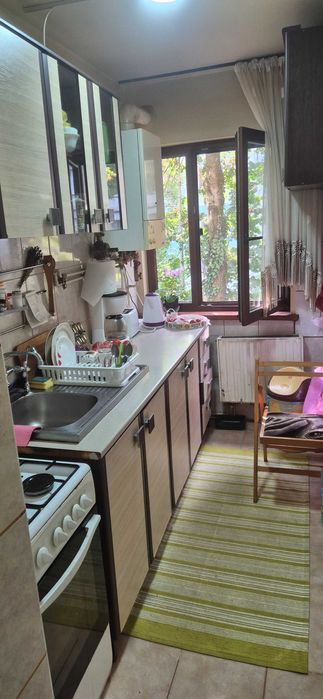 Apartament de inchiriat,et.1,str.Cuza Voda
